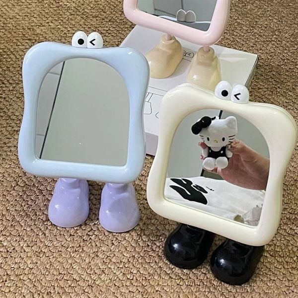 Gương nháy mắt có chân 