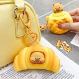  Móc khoá Capybara bóp bánh 