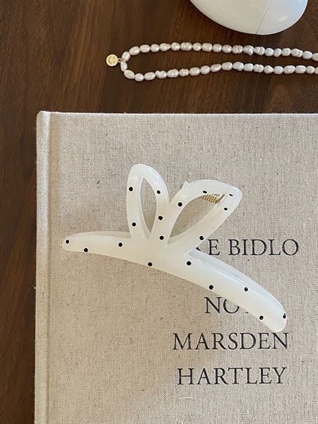  Kẹp càng cua chấm bi 