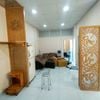 Thiết kế vách ngăn phòng khách có tủ thờ