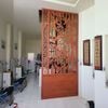 Vách ngăn phòng khách và cầu thang đẹp mắt -PK002