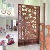 Vách ngăn phòng khách và cầu thang