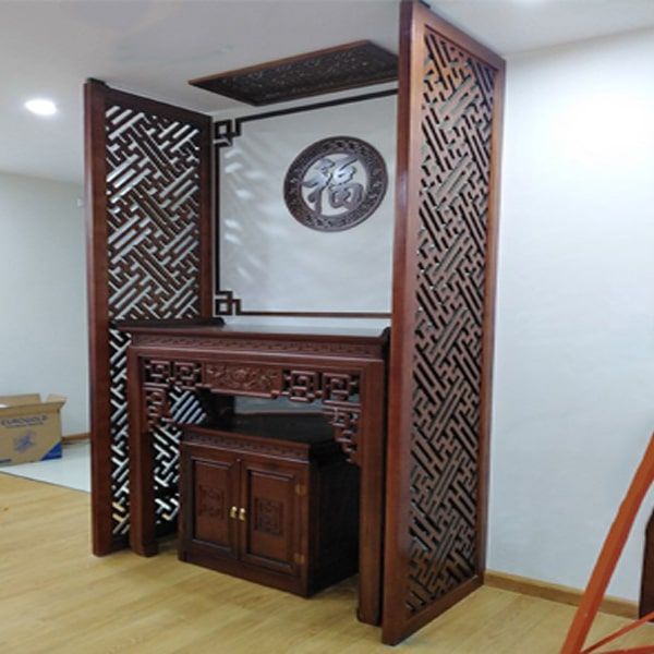 Vách ngăn bàn thờ chữ vạn - VNB4
