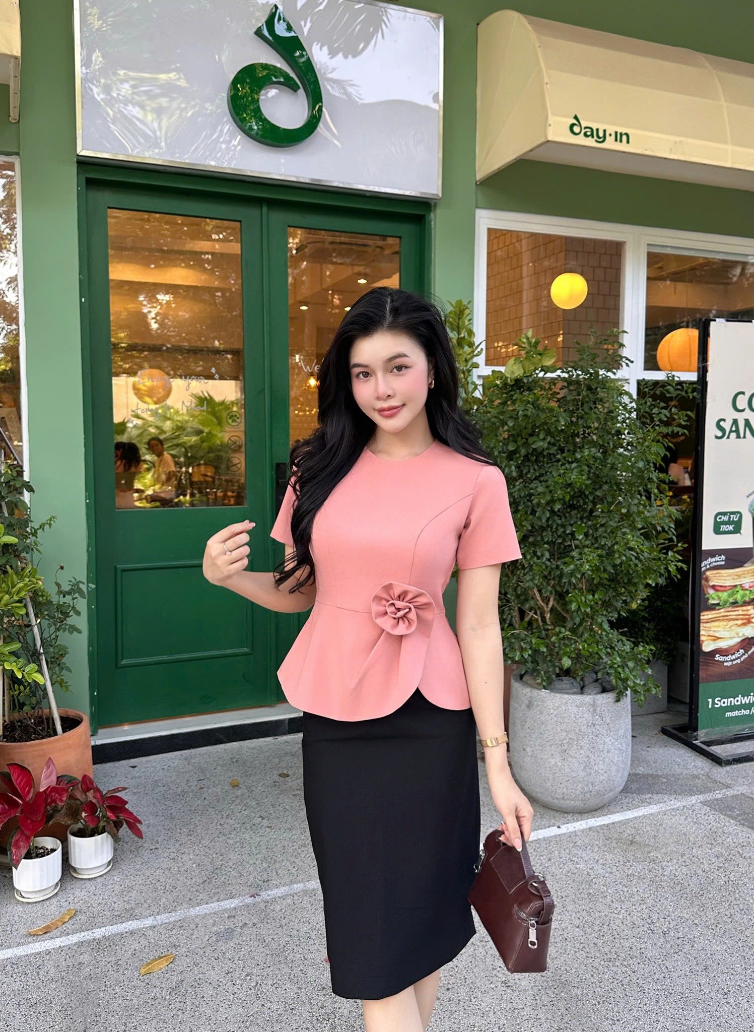 SƠ MI COTON TUYẾT CỔ TRÒN 1 BÔNG HỒNG