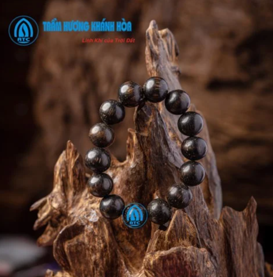 VÒNG TAY TRẦM HƯƠNG PHÁT LỘC (14 HẠT – 17MM)