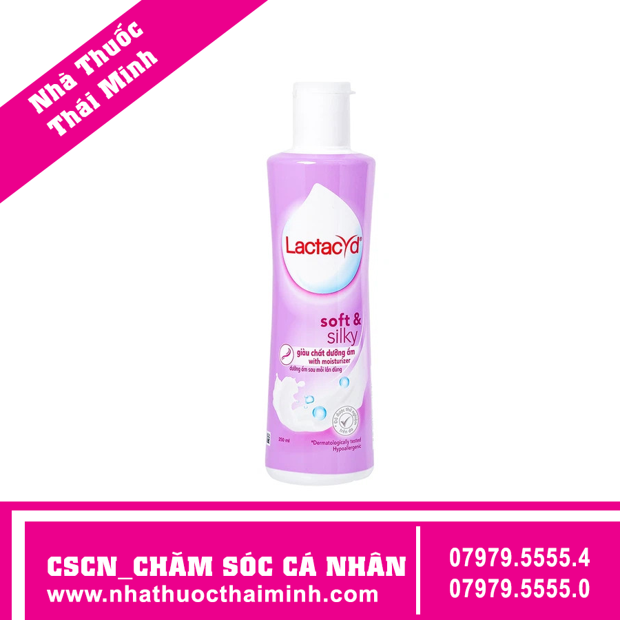 Dung dịch vệ sinh phụ nữ Lactacyd Soft & Silky giữ ẩm, dịu nhẹ chai 250ml
