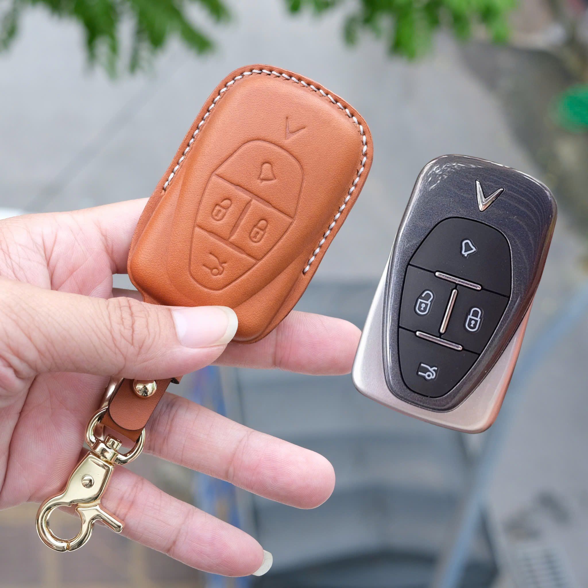 Bọc da Vinfast VF6, VF7, VF9, VF8 xe điện VF 6, VF 7, VF 9, VF 8, VF6S VF6 Plus VF8S VF8 Ép Phom handmade da thật 003b