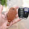 (Da Thật) Bao Da Chìa Khoá Hyundai Accent 2021, Da Bò Nhập Khẩu ITALIA, Khắc Tên & Số ĐT Chủ Xe. 4 nút bấm 009