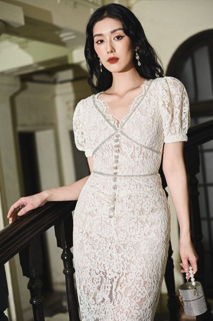 Lace embellished MIDI - White