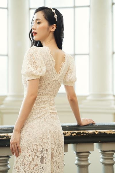 Lace embellished MIDI - White