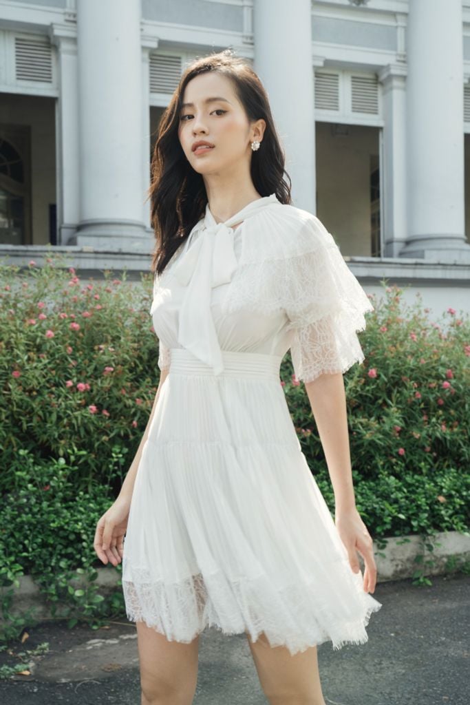 Lace-trimmed cape dress - MINI