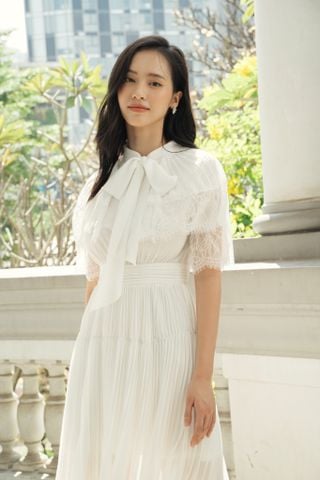 Lace-trimmed cape dress - MIDI