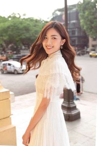 Lace-trimmed cape dress - MIDI