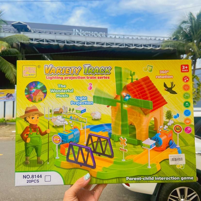  8152 HỘP ĐƯỜNG RAY XE LỬA CẦU VỒNG PIN + NHÀ + BIỂN BÁO 34 MIẾNG 