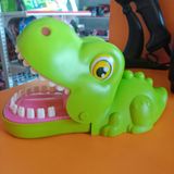  6883 HỘP KHỦNG LONG CẮN TAY 