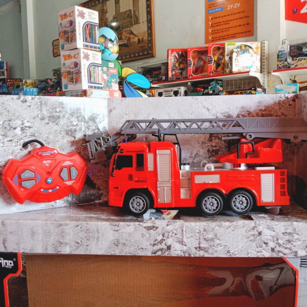  QH833A3 HỘP XE CT CỨU HỎA THANG ĐK 7 Đ.TÁC, CÓ SẠC TL 1:30 Truck QH833A-3 