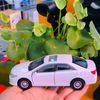 HỘP XE MÔ HÌNH WELLY TOYOTA CAMRY MỞ CỬA (TRẮNG)