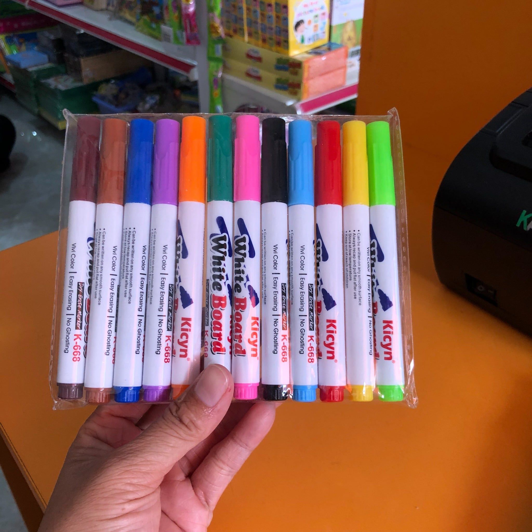  Bộ bút vẽ trên nước ma thuật 