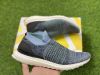 ULTRABOOST LACELESS