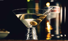 Cặp ly rượu Martini