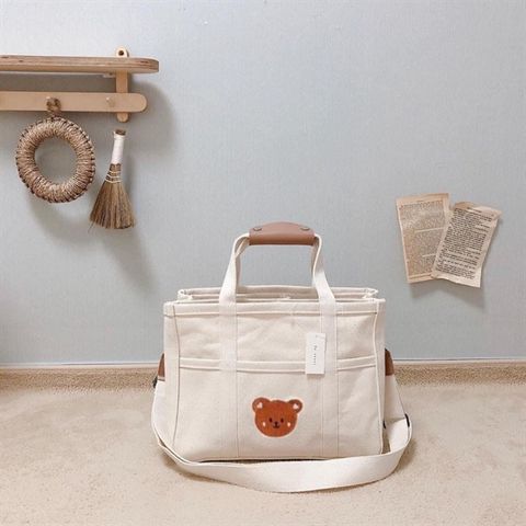  Túi bỉm sữa hình gấu thêu kèm dây đeo 60x40x15 