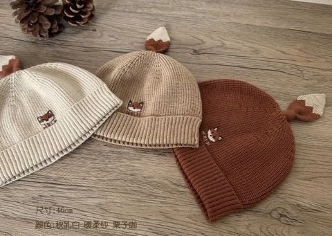  Mũ len M1016 thêu cáo kem 