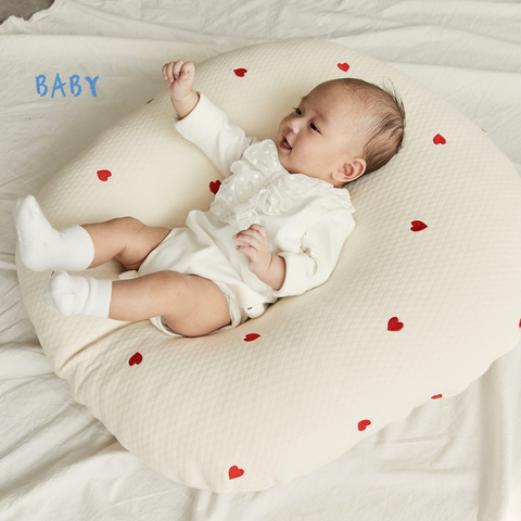 Gối chống trào ngược lụa trái tim Rototo Bebe