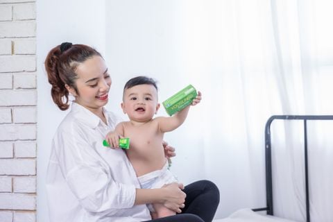 Kem bôi đa năng Yoosun rau má 50g 0M+ (TUYP)