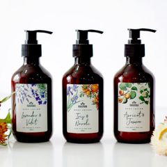 Sữa dưỡng thể NauNau Body lotion Lavender & Violet 300ml thẩm thấu nhanh, tỏa hương Hoa oải hương ngọt ngào