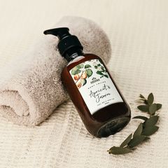 Sữa dưỡng thể NauNau Body lotion Apricot & Jasmine 300ml thẩm thấu nhanh, hương hoa Lài & Hoa Mơ