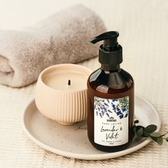 Sữa dưỡng thể NauNau Body lotion Lavender & Violet 300ml thẩm thấu nhanh, tỏa hương Hoa oải hương ngọt ngào