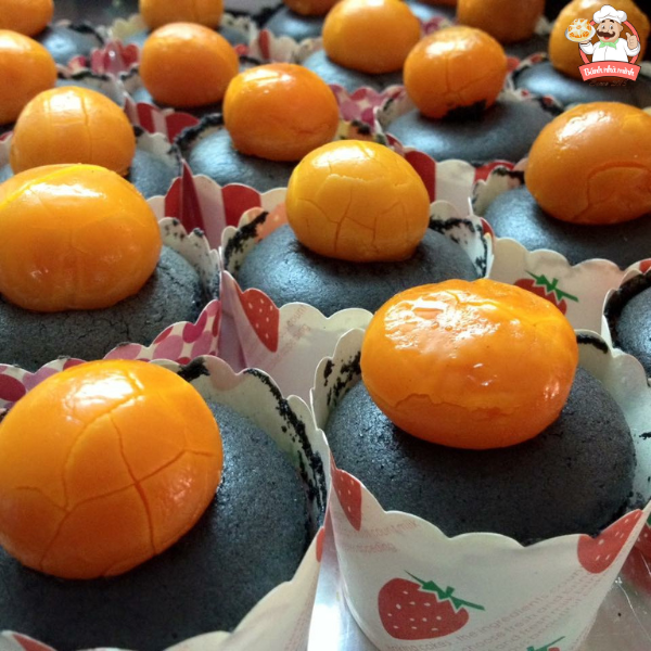  Bánh cupcake bông lan trứng muối 