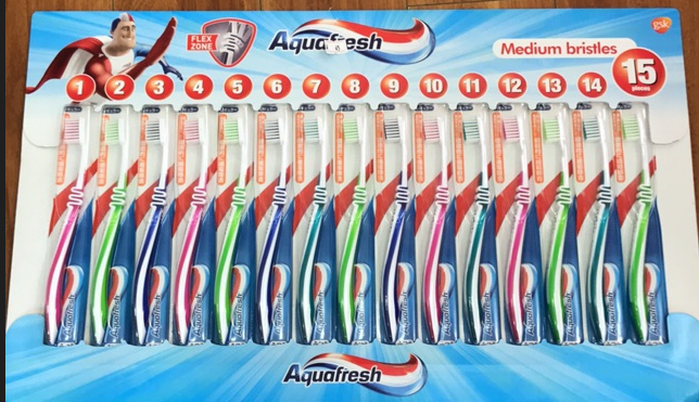 Bàn chải đánh răng Aquafresh Nhật bản