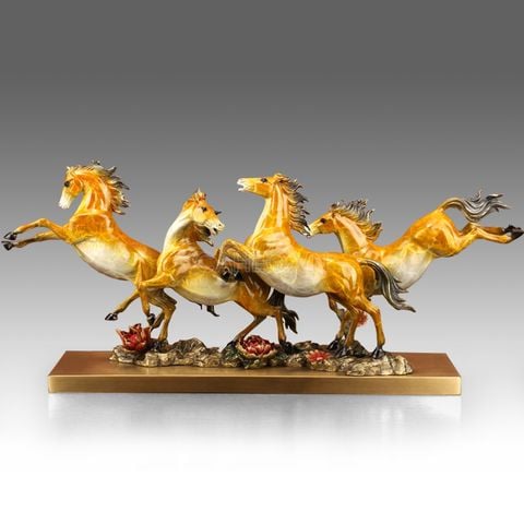 Tượng Tứ Mã Bằng Đồng - Thành Công Vang Dội