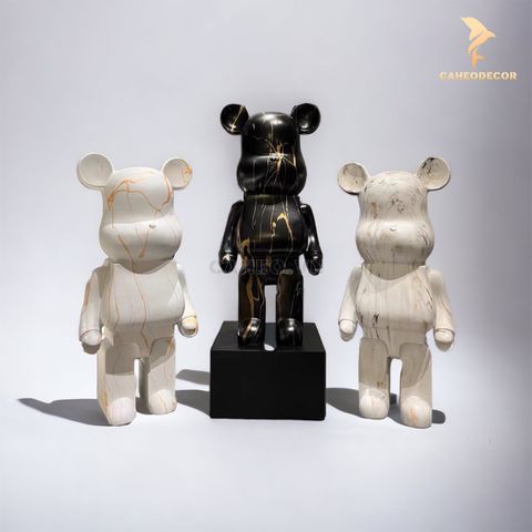 Trang trí điện thoại với bearbrick hình nền trắng với nhiều phong cách khác  nhau