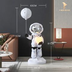 Mô Hình Tượng Đèn Trang Trí - Phi Hành Gia Cầm Bóng