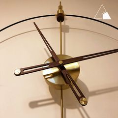 Đồng Hồ Treo Tường Tối Giản Hiện Đại SIMPLE - Mặt Gỗ Óc Chó & Mạ Đồng