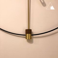 Đồng Hồ Treo Tường Tối Giản Hiện Đại SIMPLE - Mặt Gỗ Óc Chó & Mạ Đồng