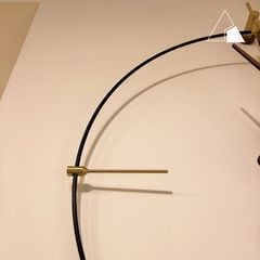 Đồng Hồ Treo Tường Tối Giản Hiện Đại SIMPLE - Mặt Gỗ Óc Chó & Mạ Đồng