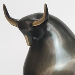 Tượng Bò Tót Tài Chính