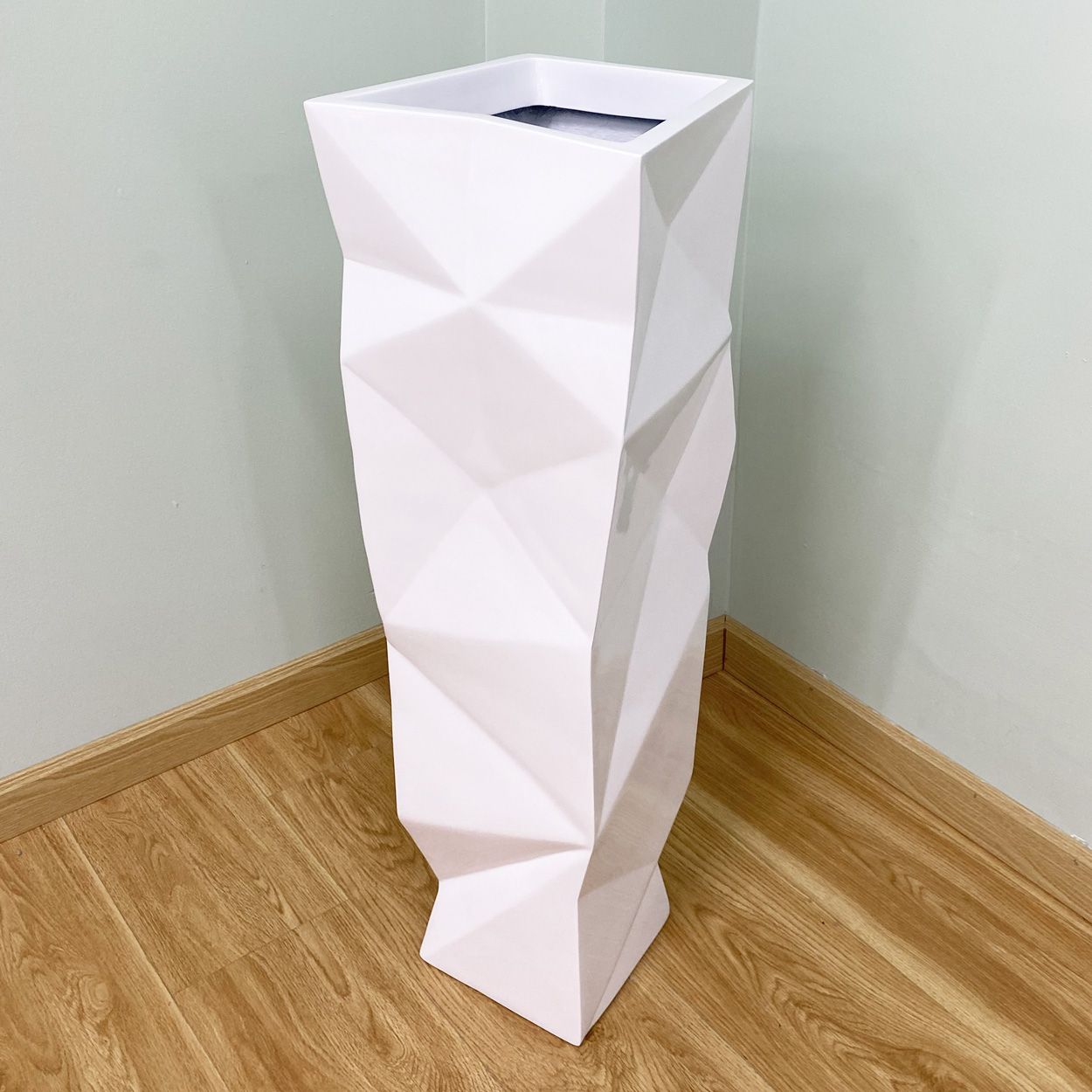  Geometric Faceted Fiberglass Planter | AUFS100 