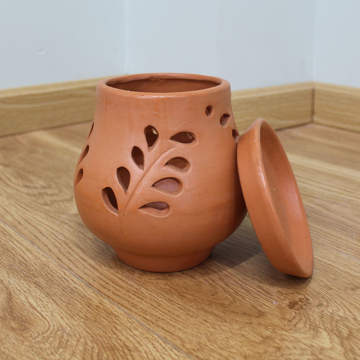  Leaf Cutout Terracotta Planter with Saucer | AUT036 