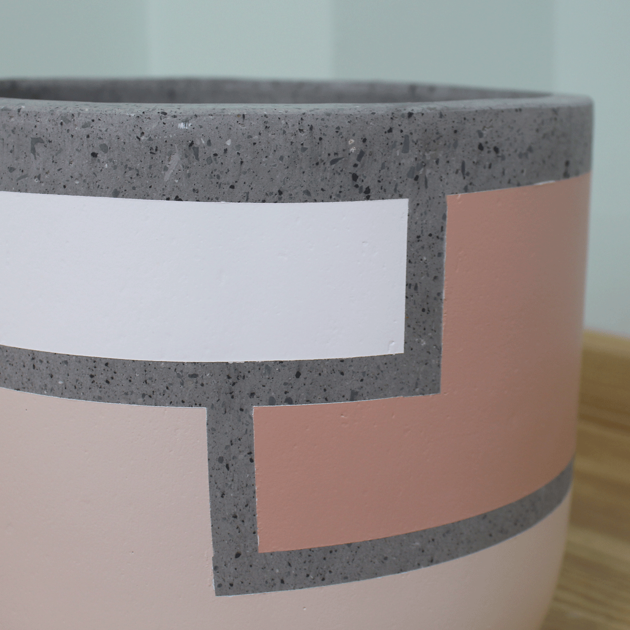  Round Egg Painted Fibercement Planter | AUFC018 