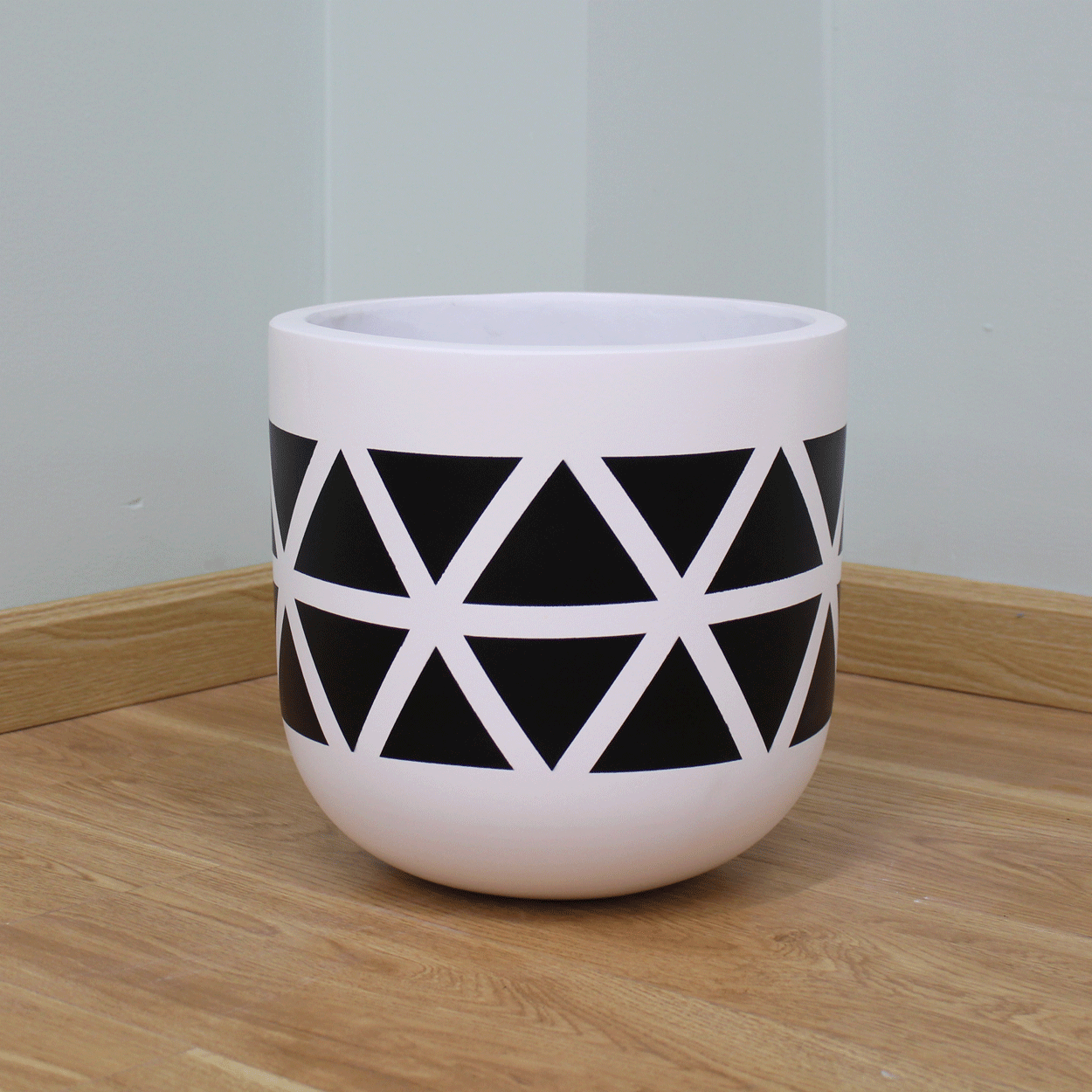  Round Egg Painted Fibercement Planter | AUFC018 