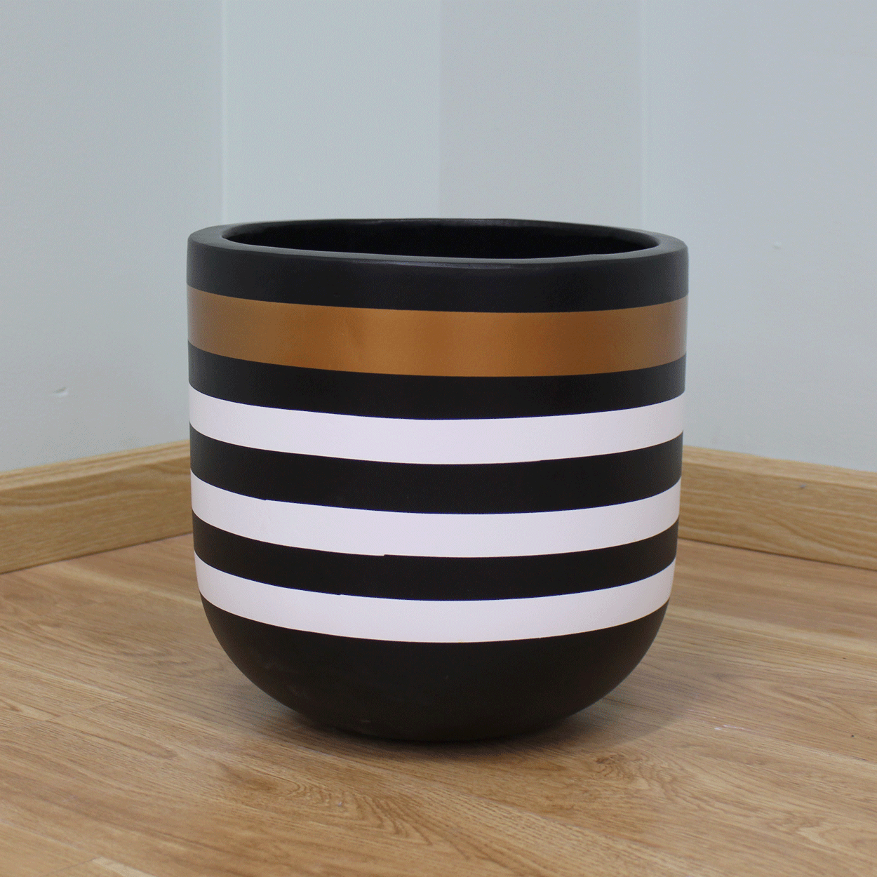  Round Egg Painted Fibercement Planter | AUFC018 