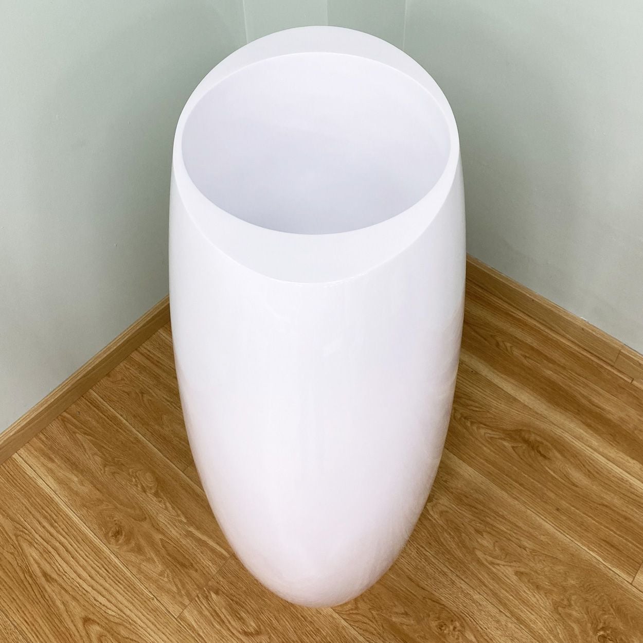  Sculptural Modern Fiberglass Planter | AUFS093 