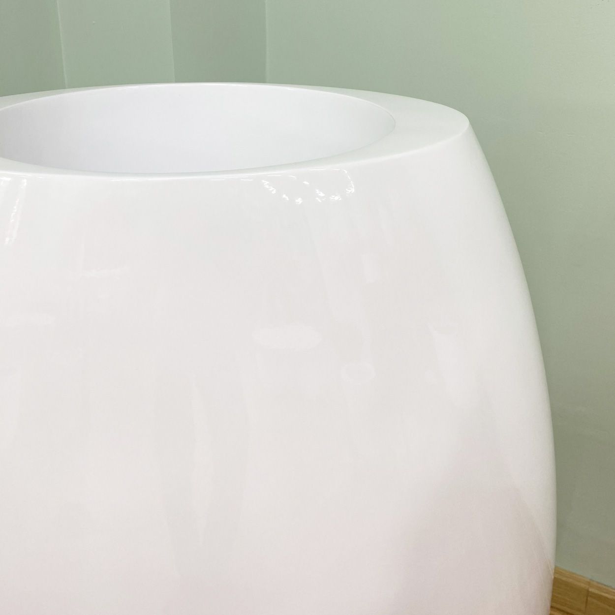 Sculptural Modern Fiberglass Planter | AUFS093 