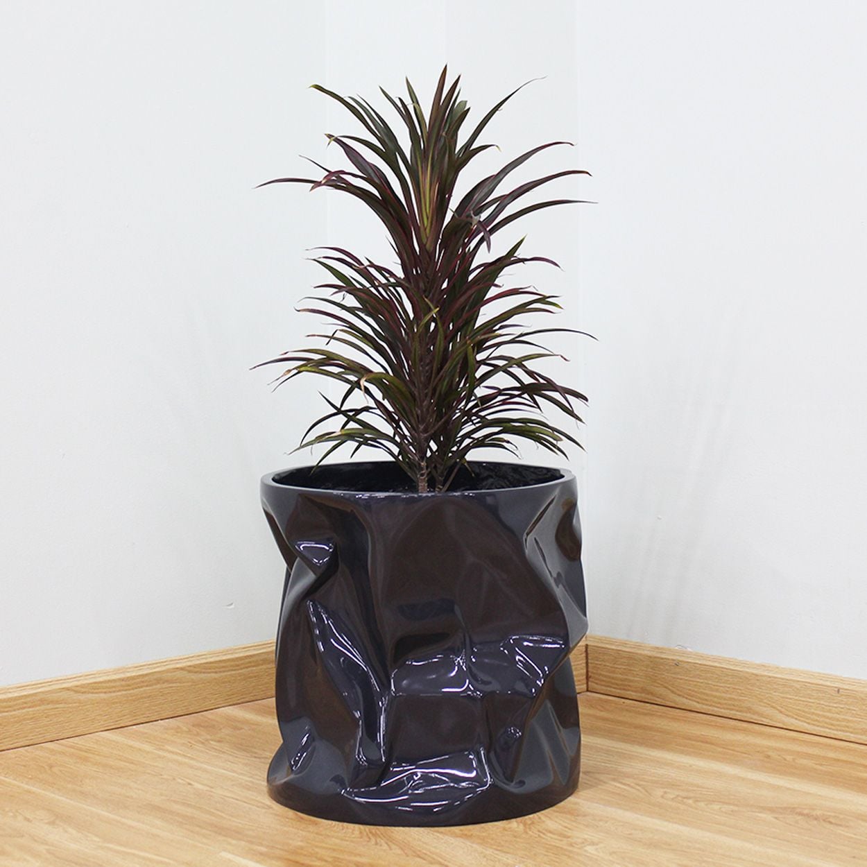  Sleek Black Trash Bins Pots Planter | AUFS097 