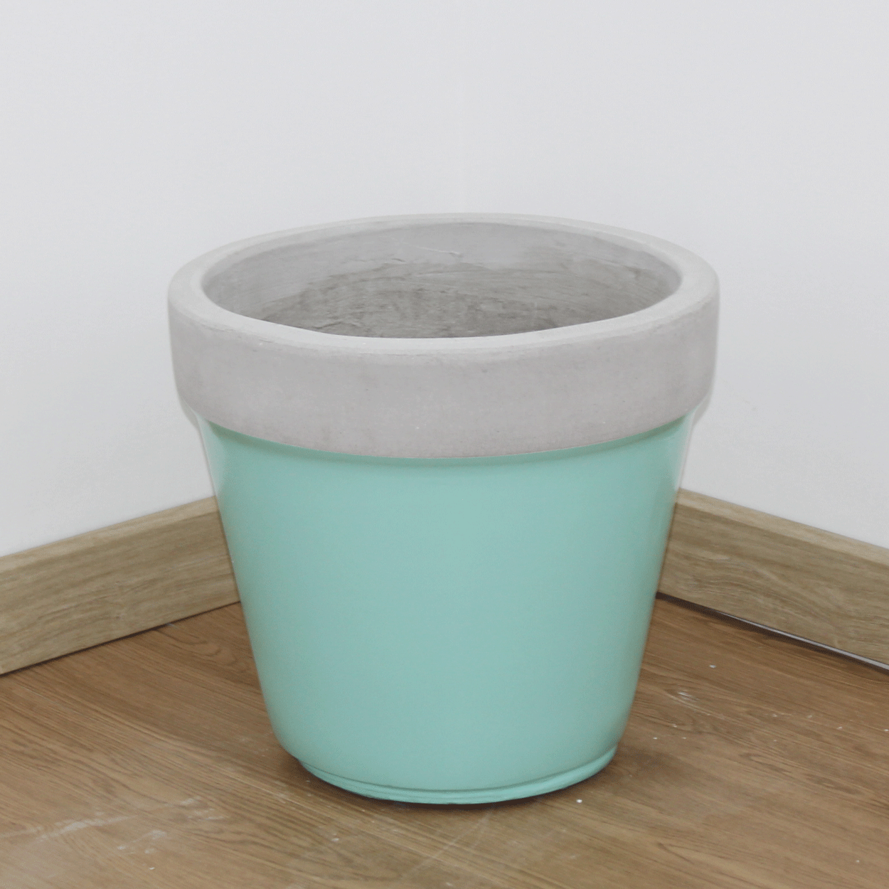  Tapered Lightweight Concrete Planter | AUFC015 