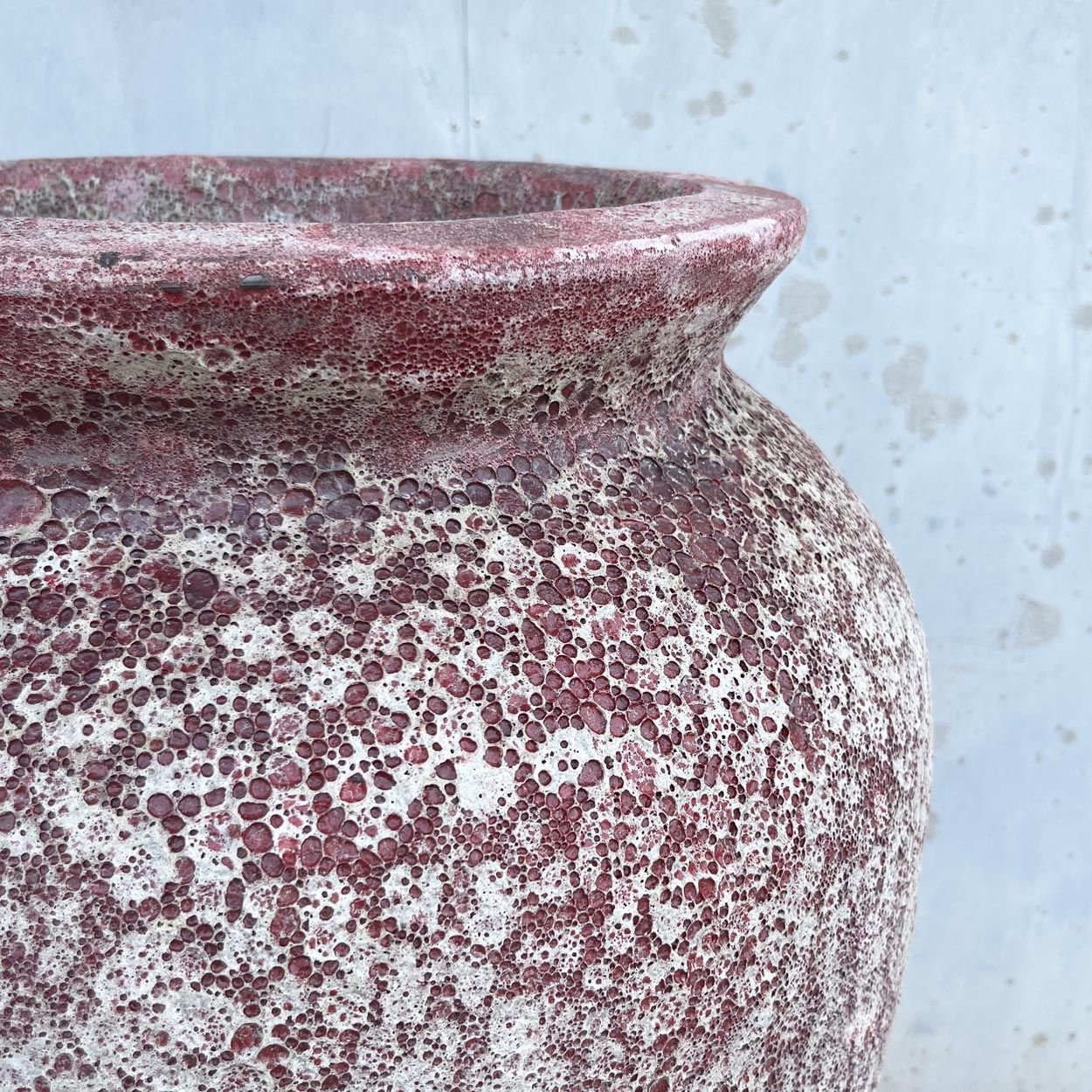  Vintage Ceramic Planter with Red and White Speckled Finish | AUP057 
